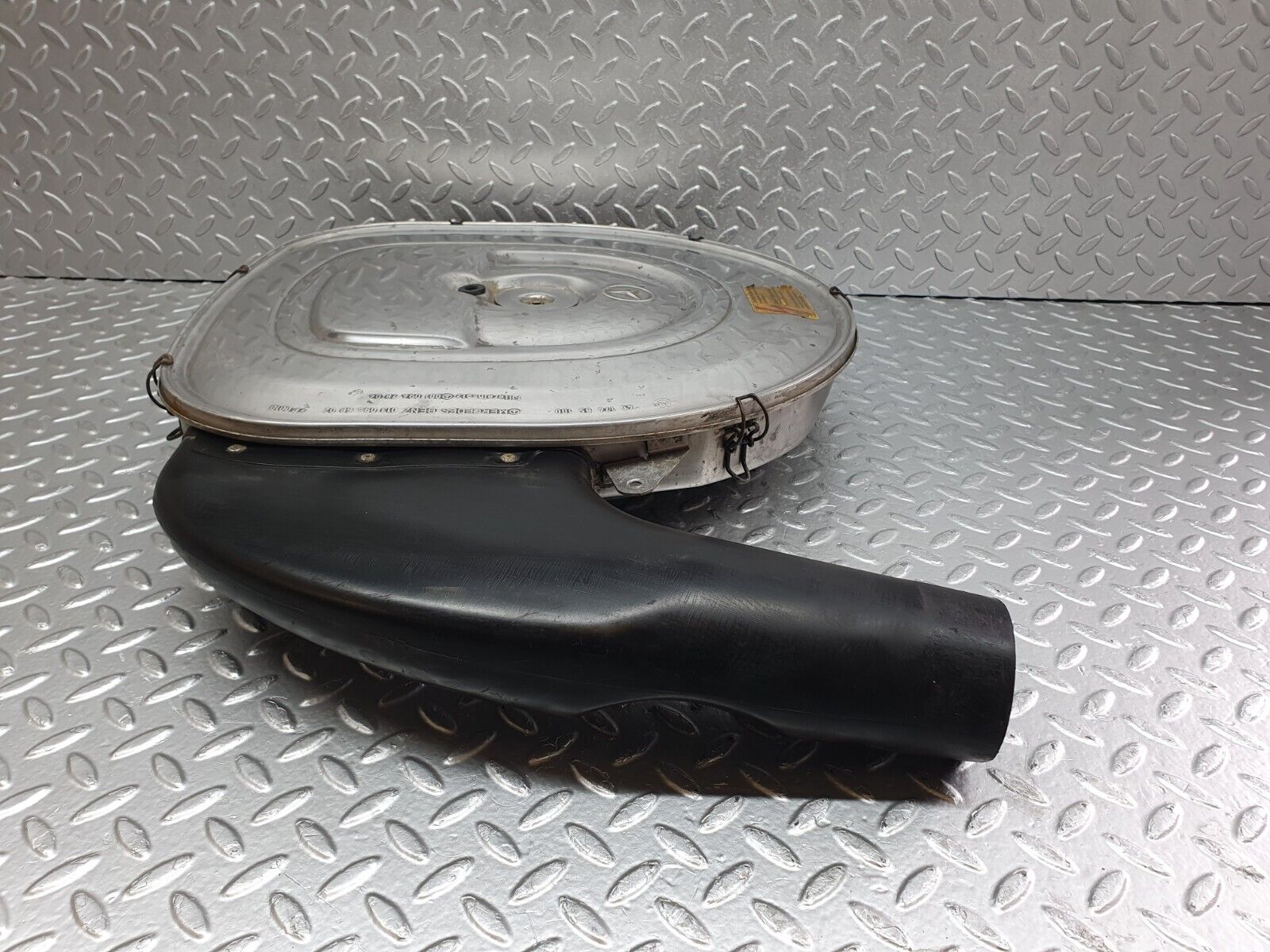 43806 Mercedes-Benz C126 380SEC Coupe Aluminium Air Filter Box Housing 0130946802