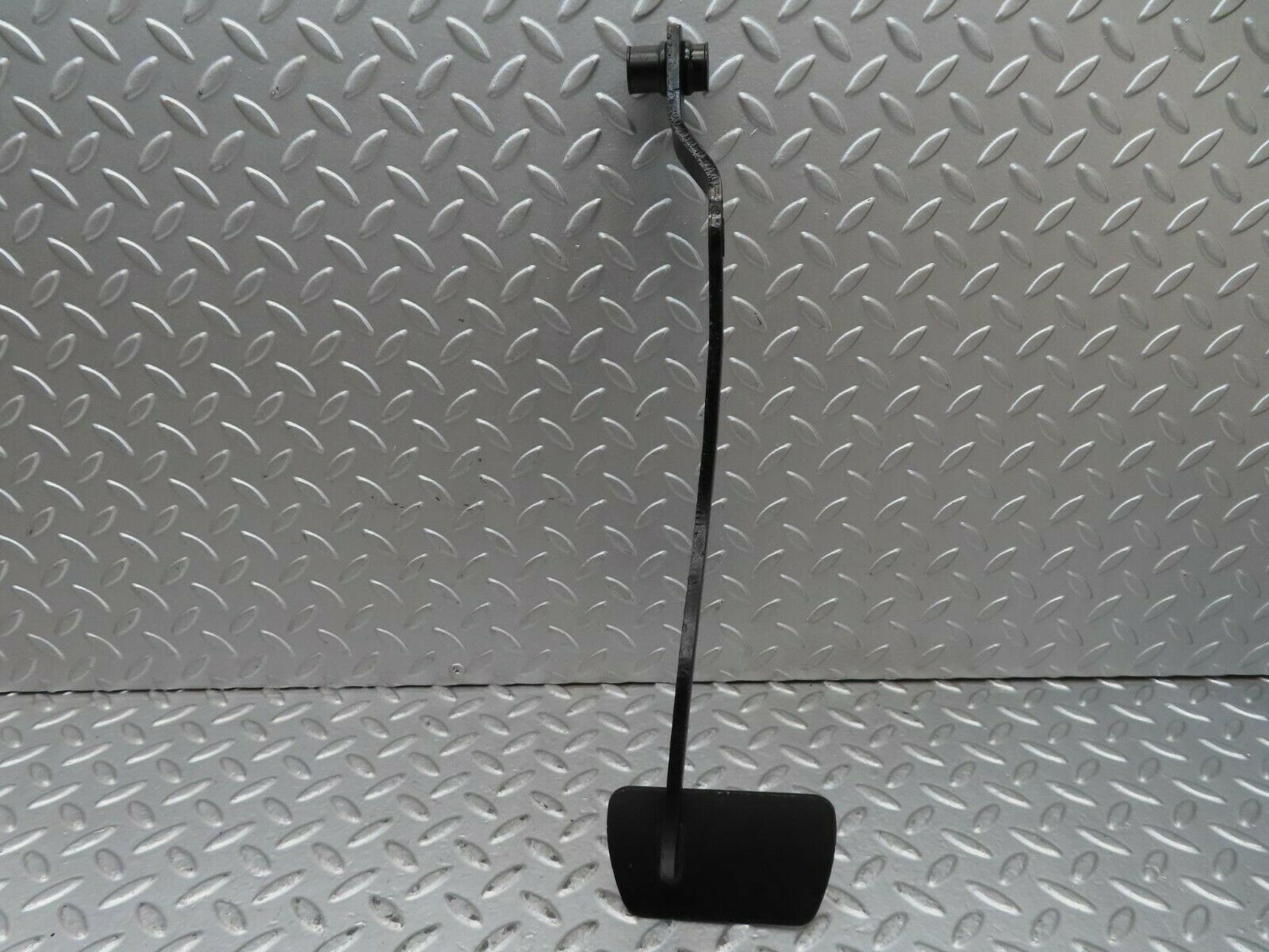 15725 Mercedes-Benz R107 450SL Brake Pedal