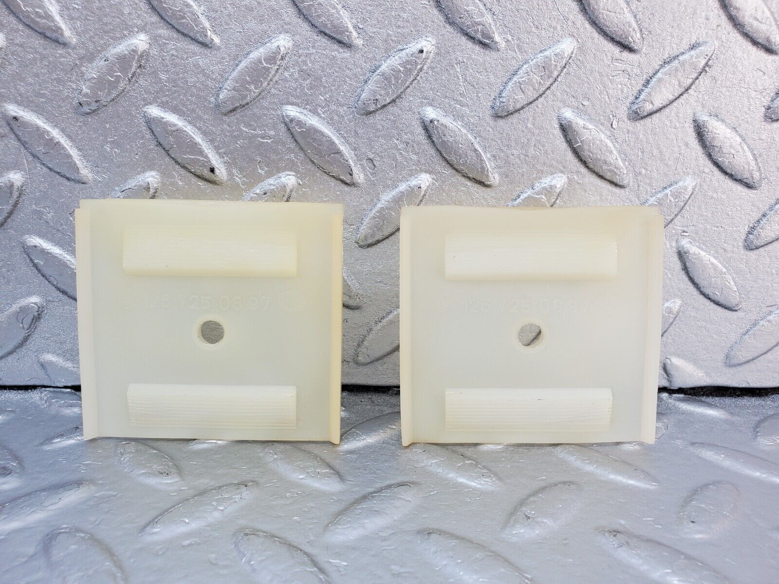 45237 Mercedes-Benz R129 300SL Coupe Door Window Guide Bracket Plastic 2x 1267250897