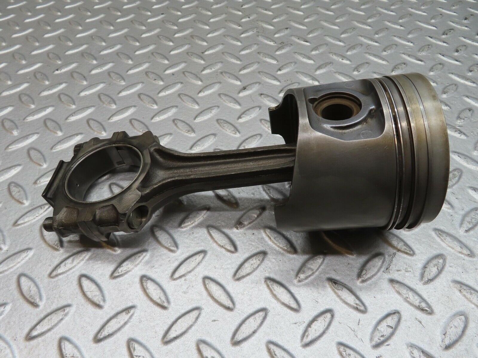 13798 Mercedes-Benz R107 450SL Piston With Connecting Rod 92mm