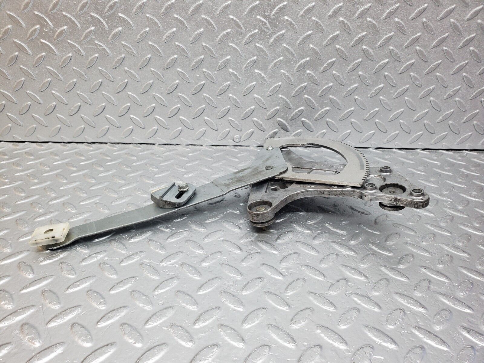 45712 Mercedes-Benz W126 420SE Rear Right Power Window Regulator 1267350211