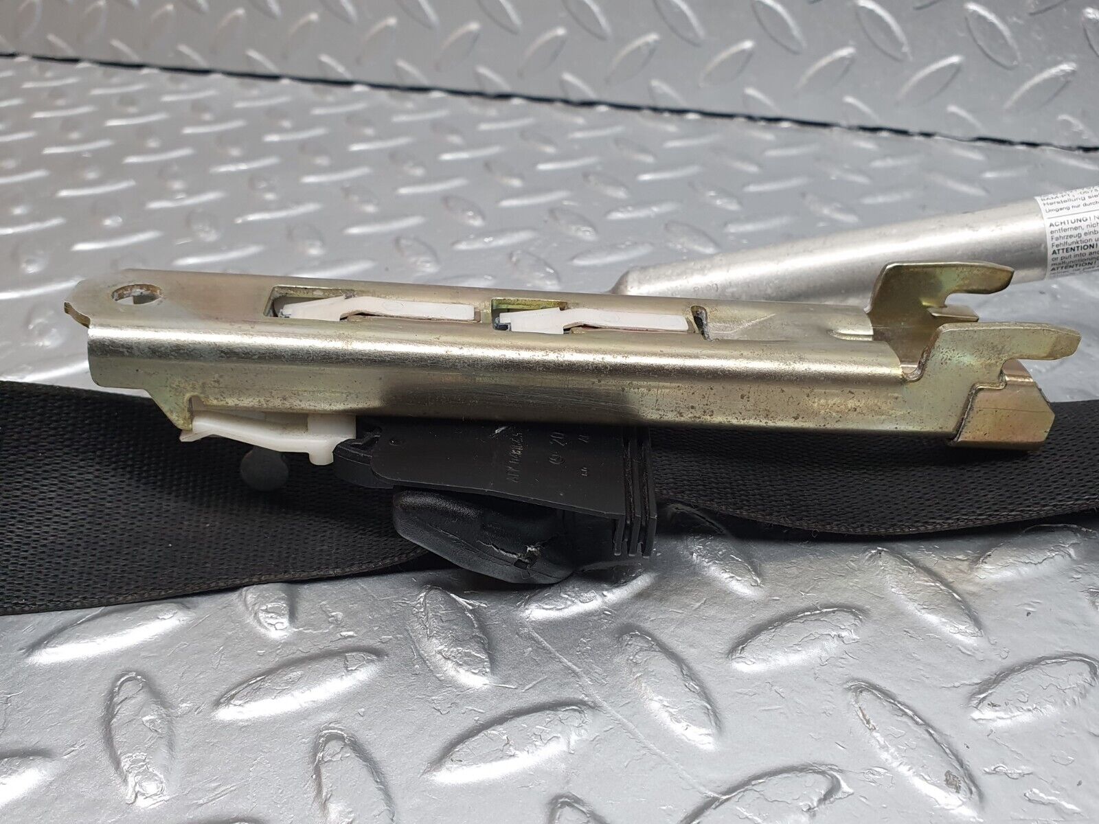 41986 Mercedes-Benz W202 C200 Front Right Seat Belt With Buckles 2018680222 1248600088 2088600369