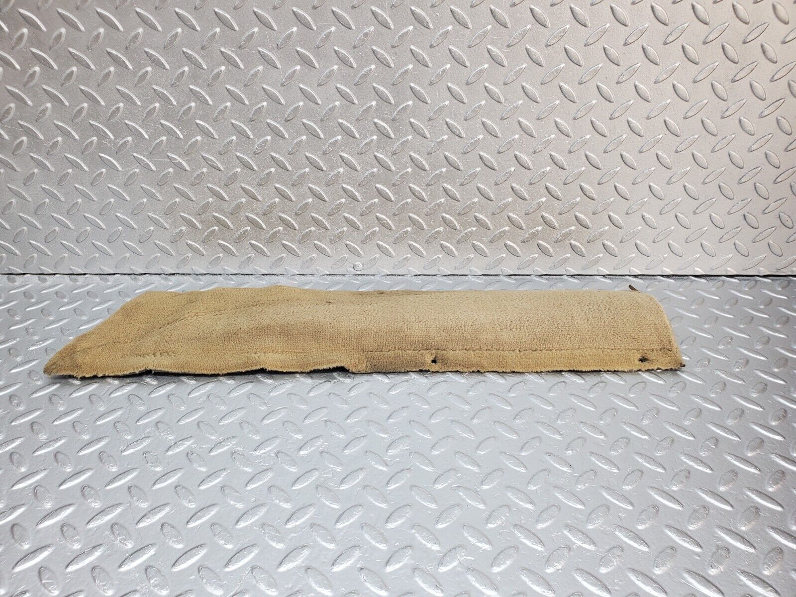 45697 Mercedes-Benz W126 420SE Front Left Door Sill Carpet Beige