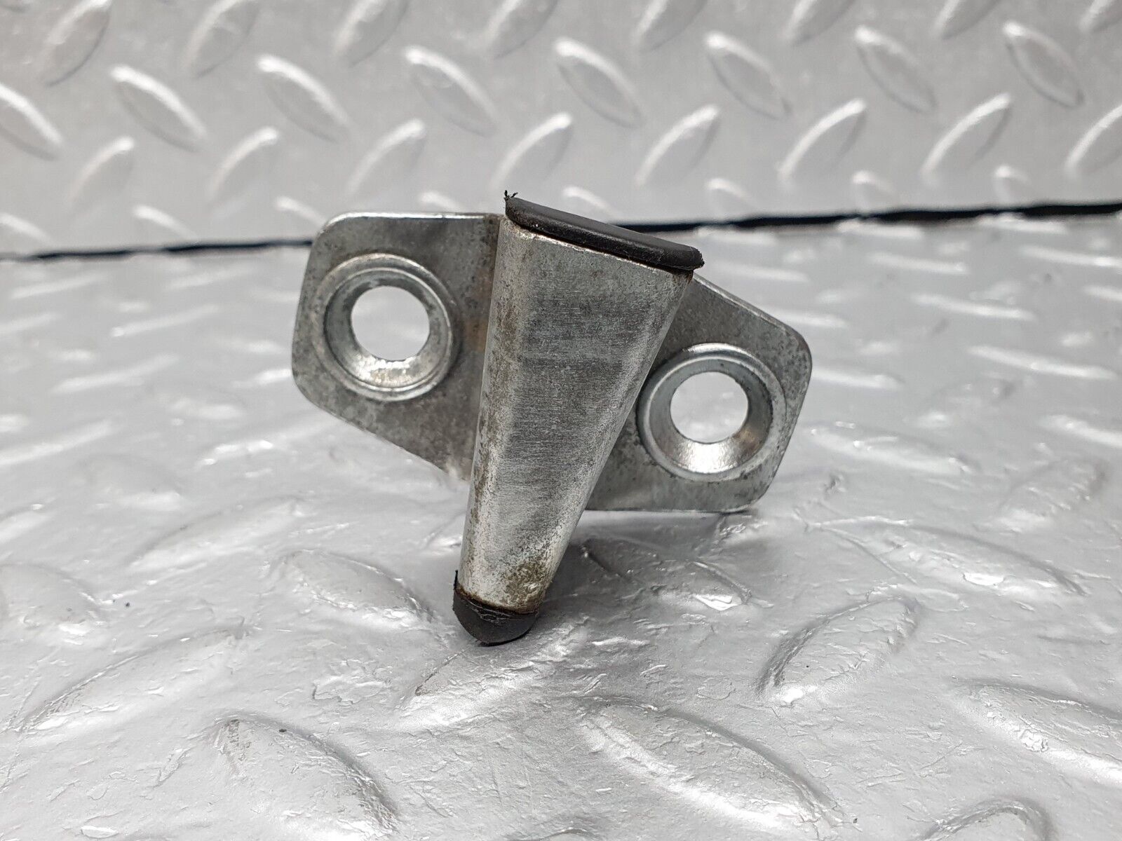 41693 Mercedes-Benz W124 200E Door Lock Latch