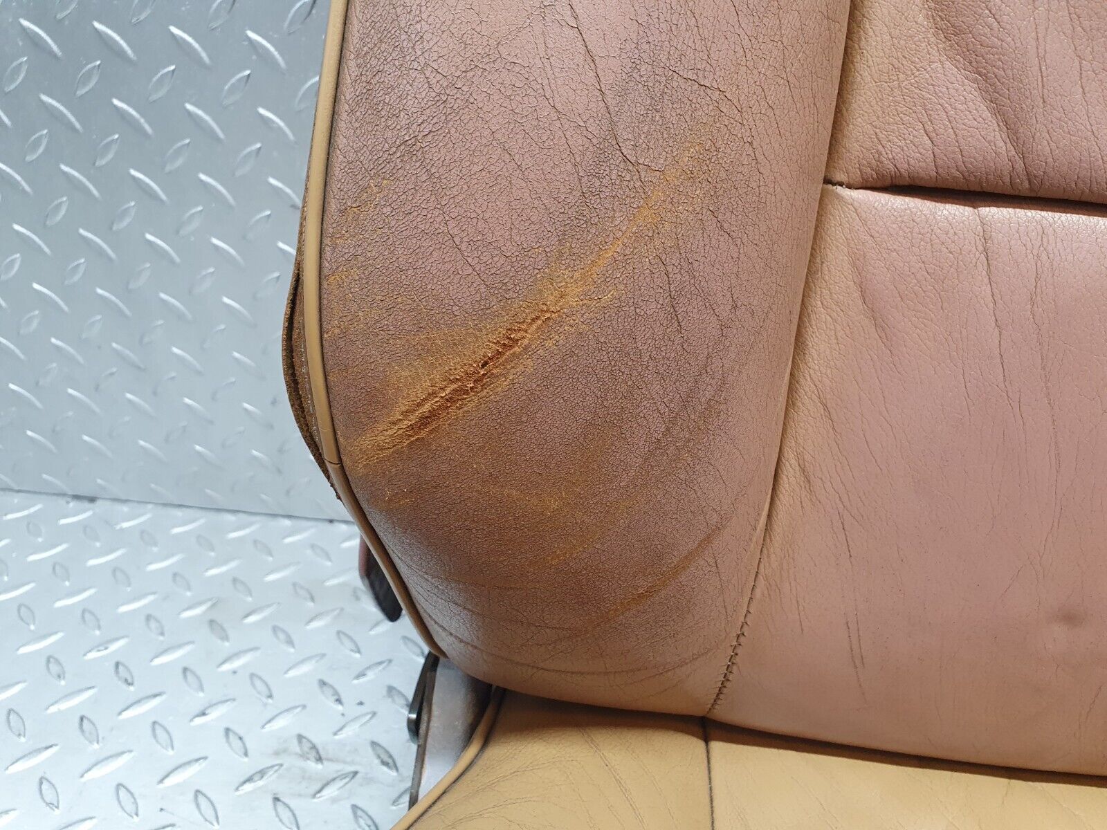 43813 Mercedes-Benz C126 380SEC Coupe Front Right Electric Passenger Seat Leather 1269101950