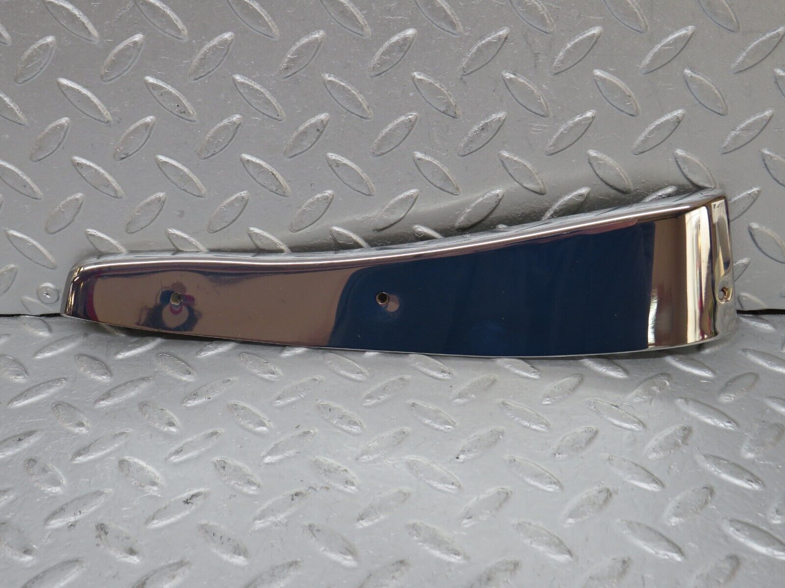 35662 Mercedes-Benz R107 280SL Right Door Chrome Cover