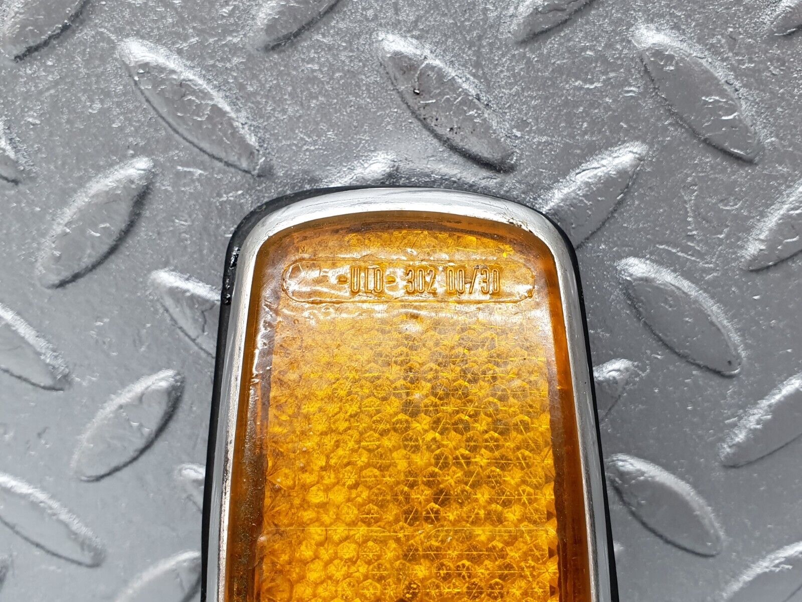 43120 Mercedes-Benz W108 280SE Front Right Side Position Light 0008260441