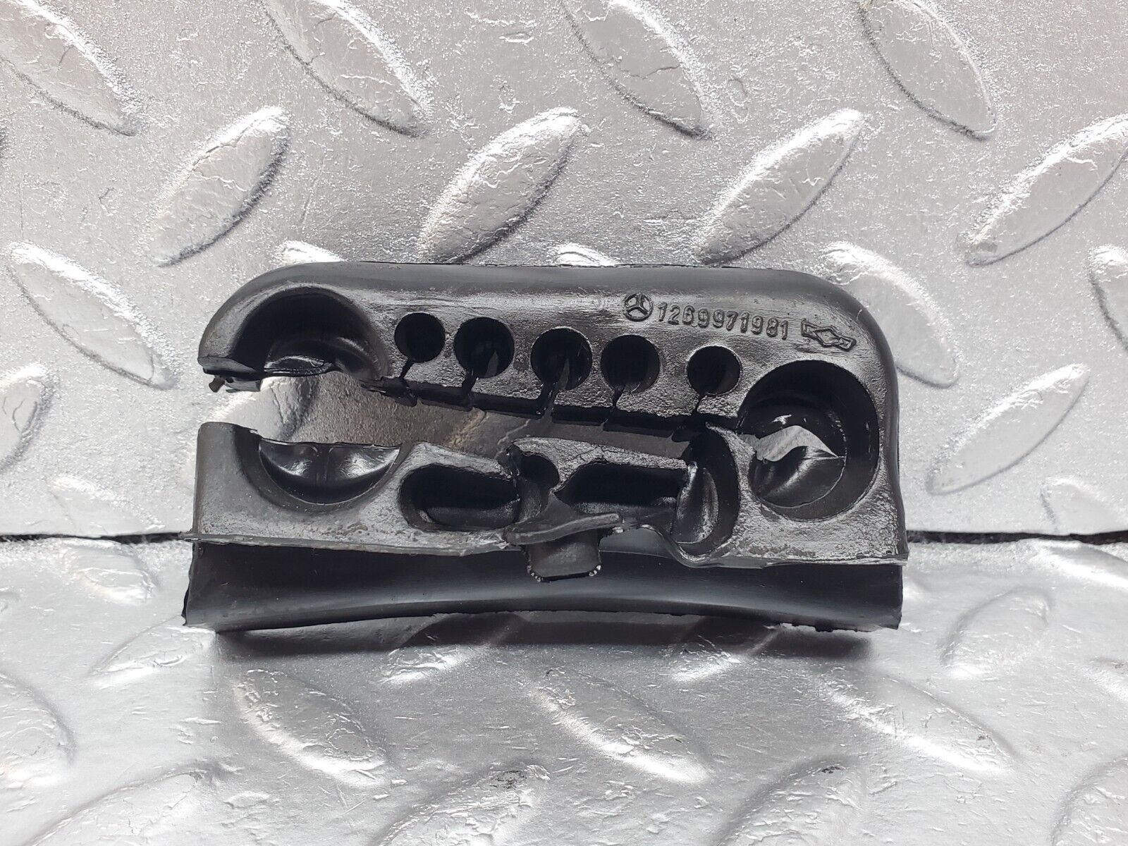 45725 Mercedes-Benz W126 420SE Firewall Grommet Right Side 1269971981