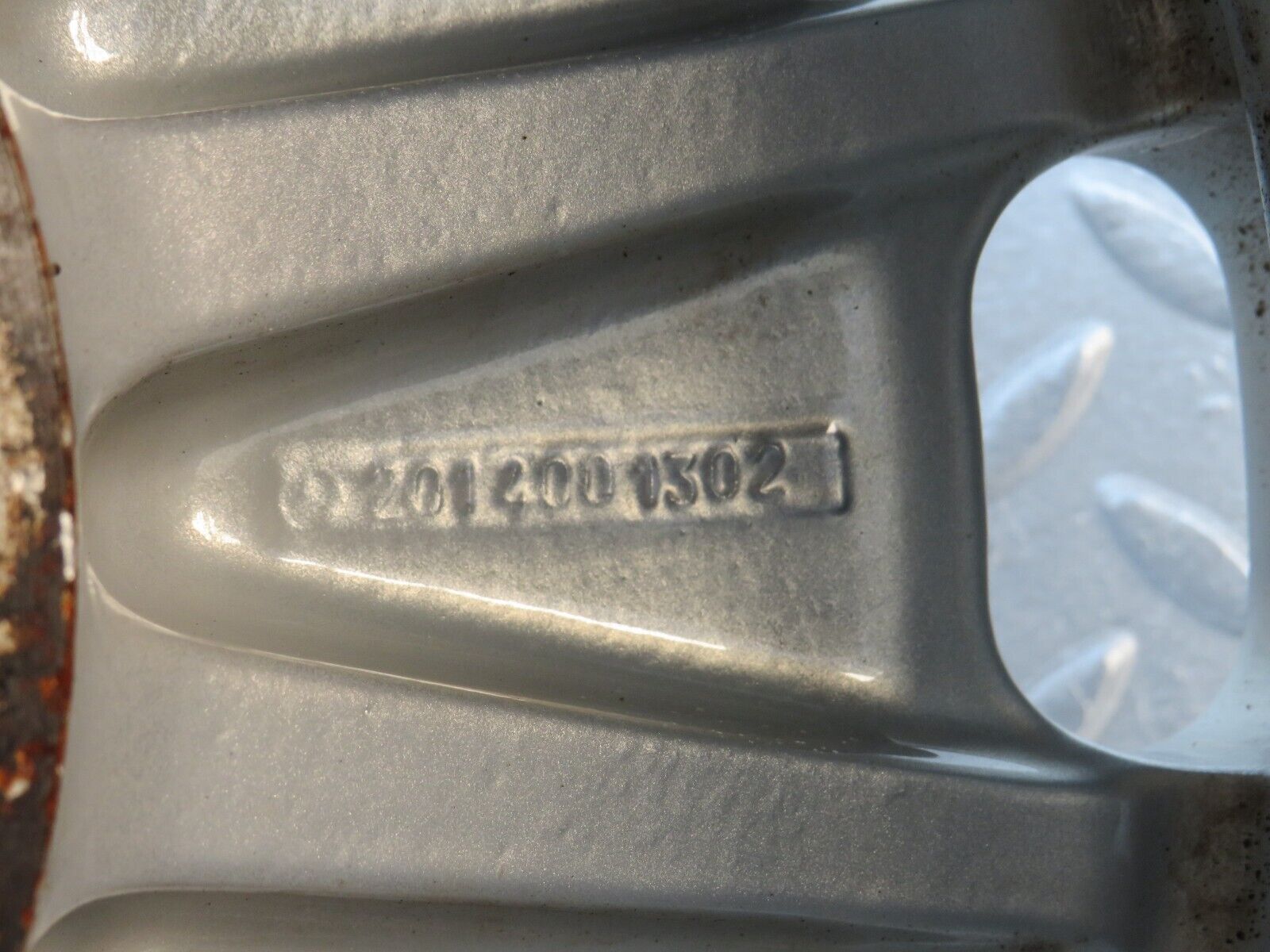 39529 Mercedes-Benz R107 Alloy Wheel 7Jx15H2 ET44 2014001302