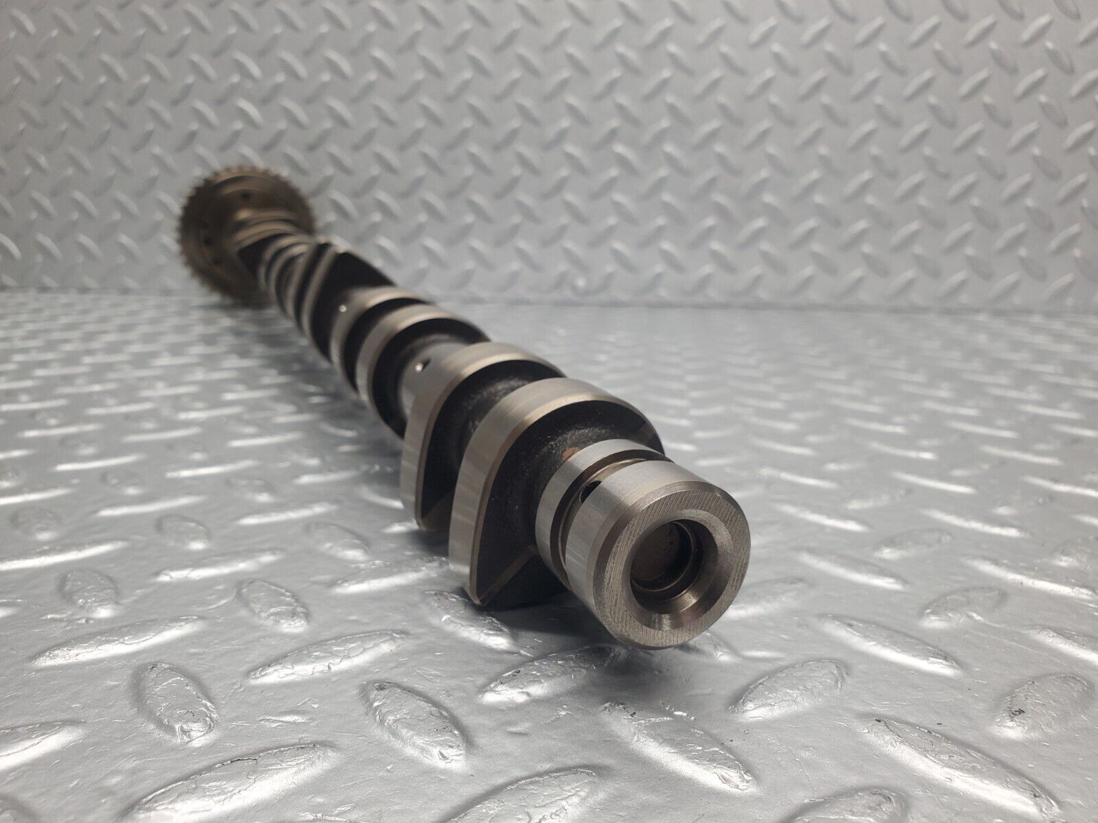 46223 Mercedes-Benz W124 280E Camshaft R1044501