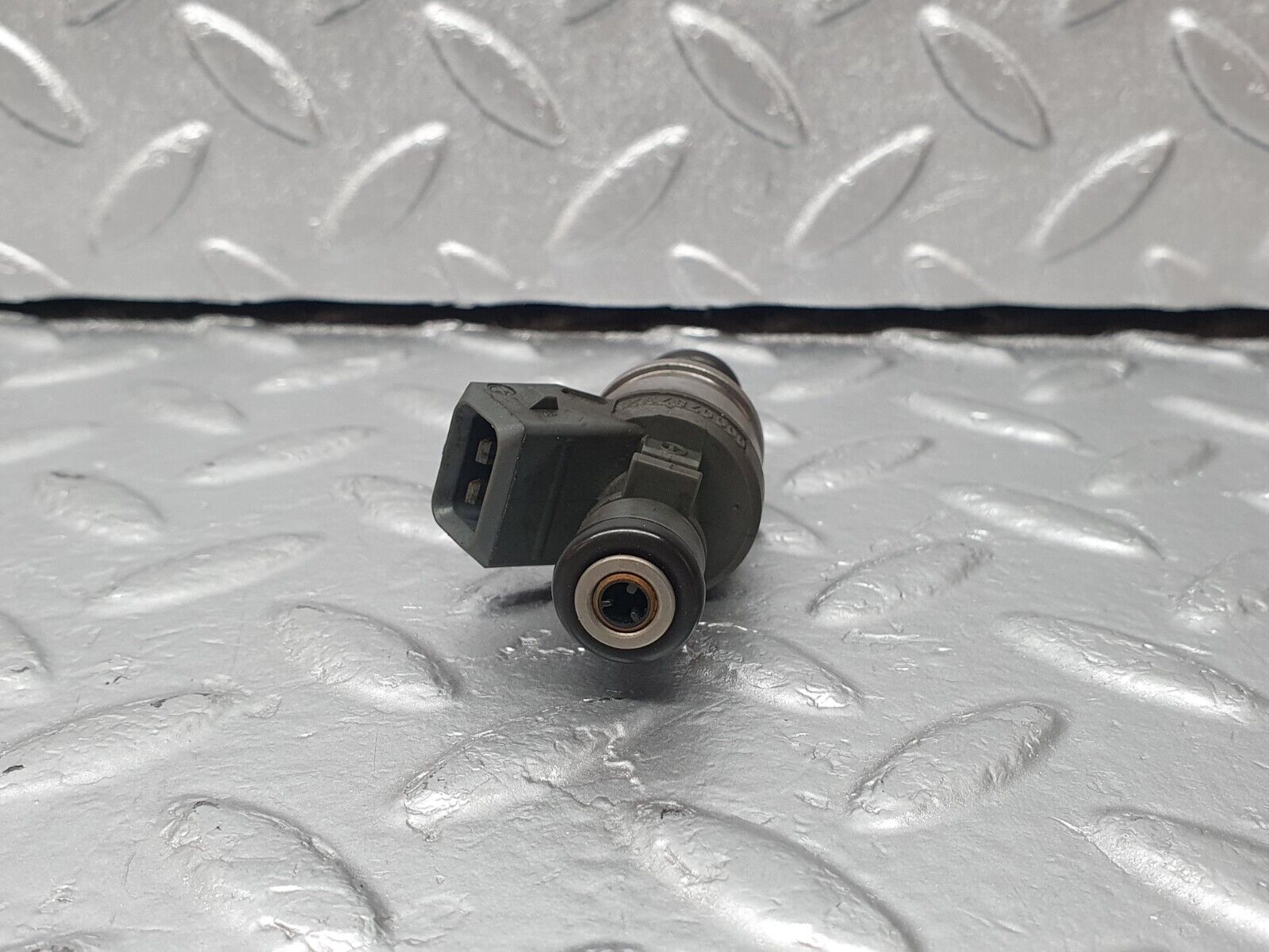 42372 Mercedes-Benz R129 320SL Coupe Fuel Injector Bosch 0000787323 0280155209