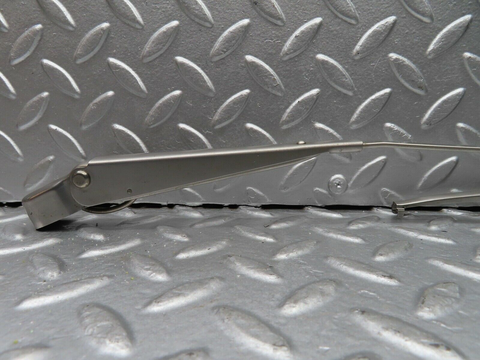 20556 Mercedes-Benz R107 450SL Wiper Arm Bosch Right Side