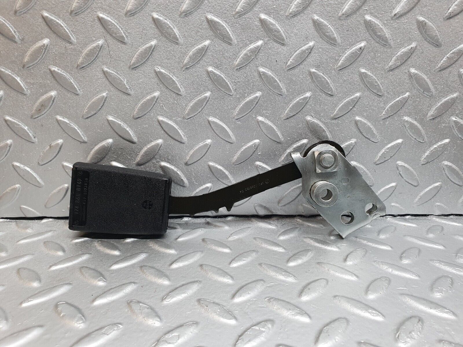 42804 Mercedes-Benz W201 190 2.0L Front Left Seat Belt With Buckle 2018606785 1248600169