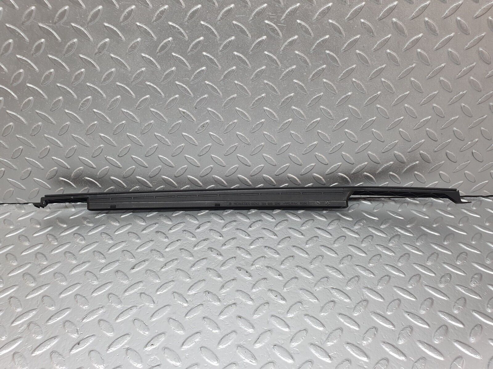 42331 Mercedes-Benz R129 320SL Coupe Dashboard Air Vent Trim Right Side 1296891280