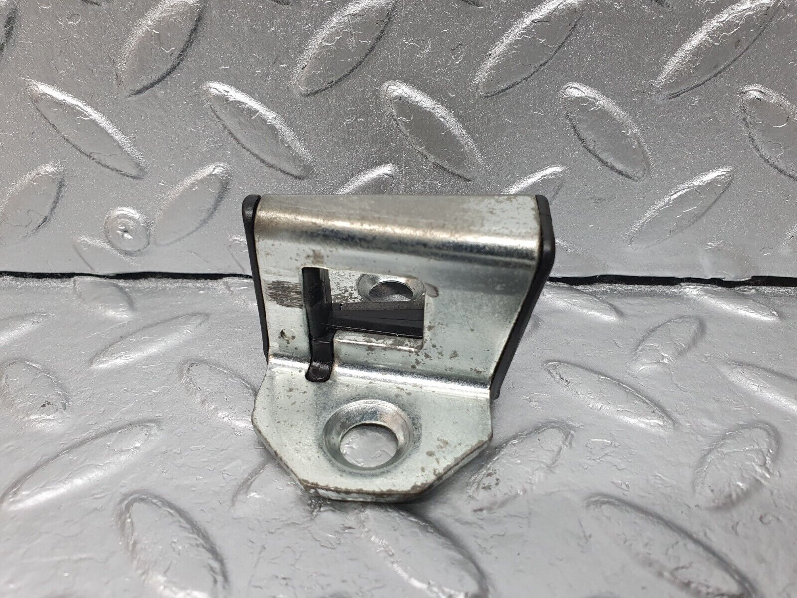 41953 Mercedes-Benz W202 C200 Door Lock Latch