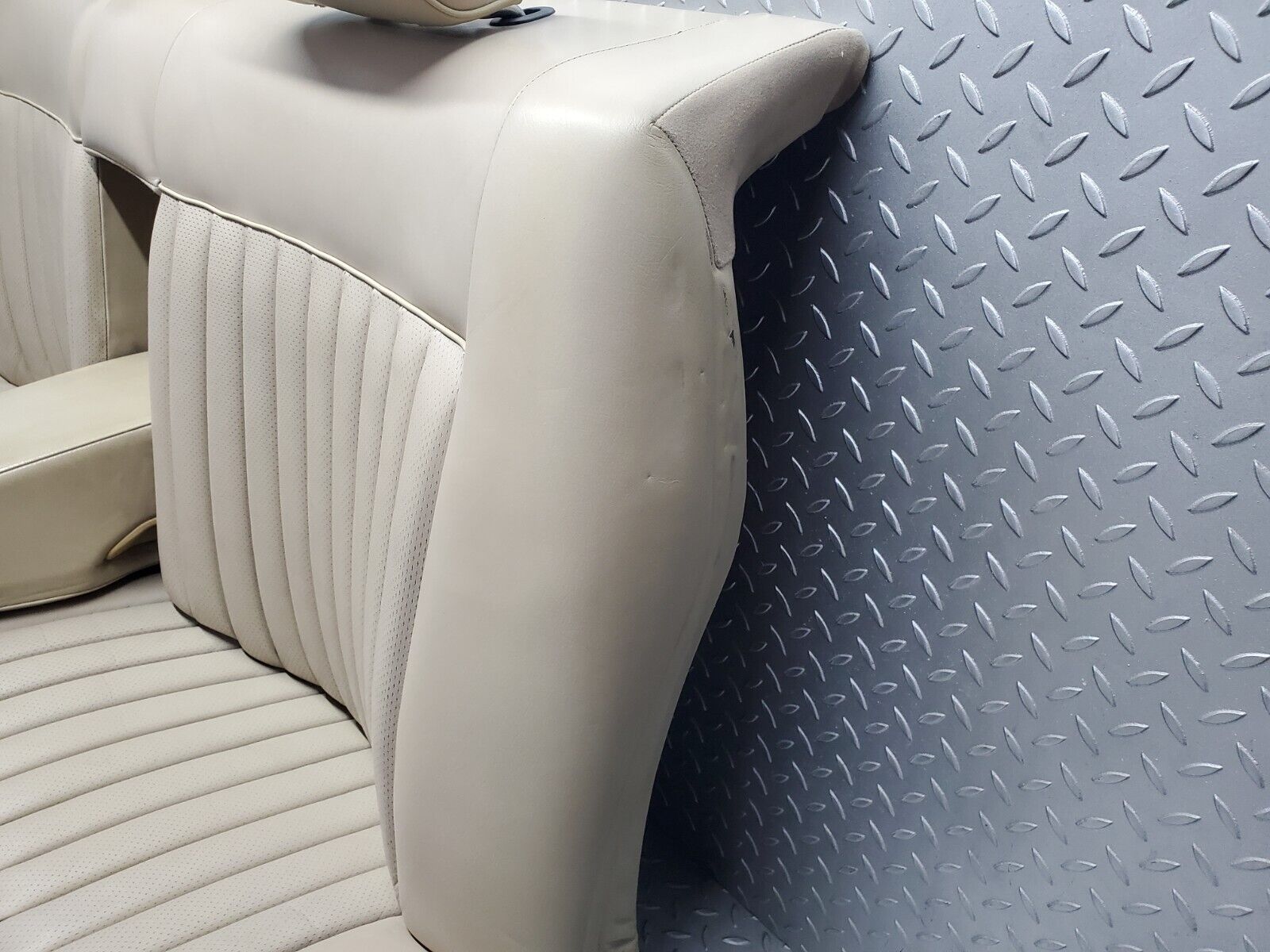 45866 Mercedes-Benz W126 420SE Rear Seat Leather Beige 1269200750 1269201716