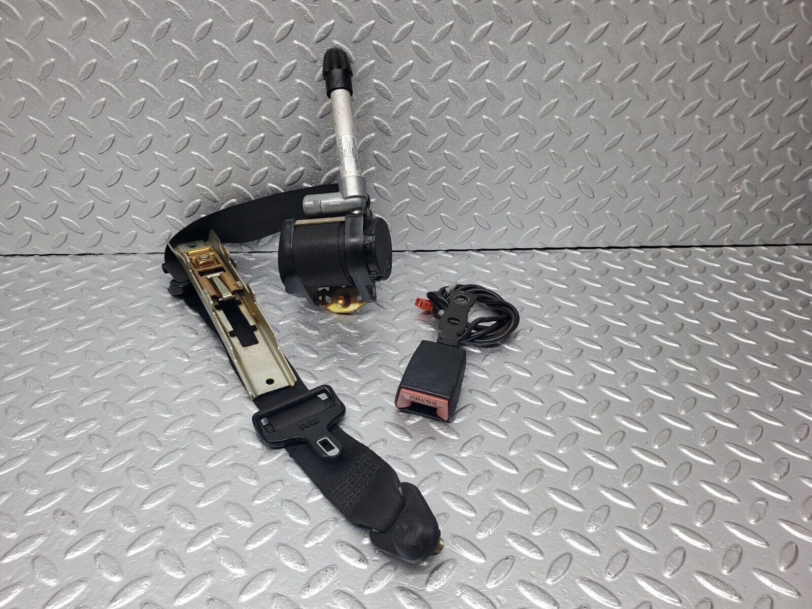 45863 Mercedes-Benz W126 420SE Front Right Seat Belt With Buckle 1268604086 1268680011 1268604096