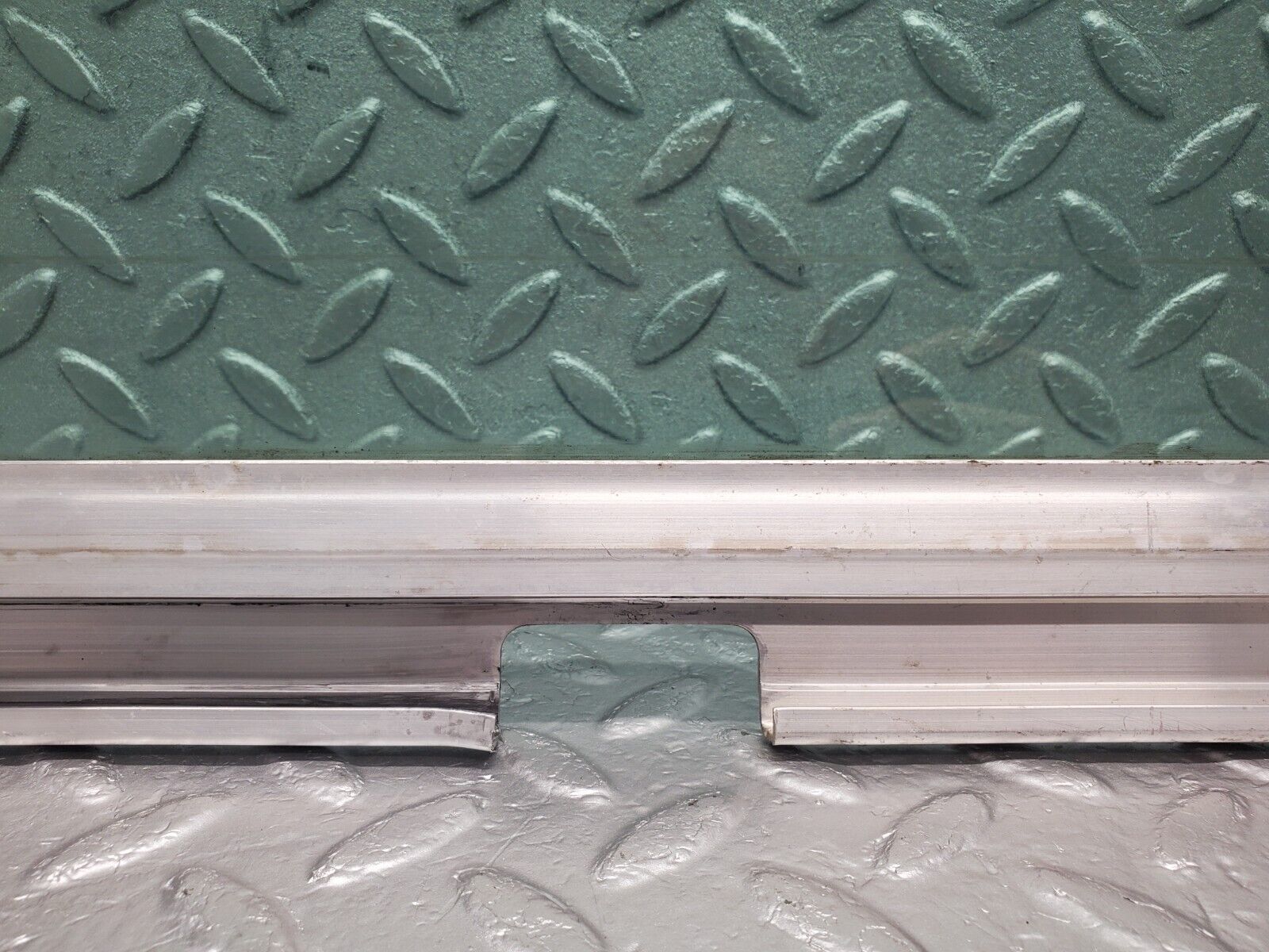 46247 Mercedes-Benz W124 280E Front Left Door Window Glass