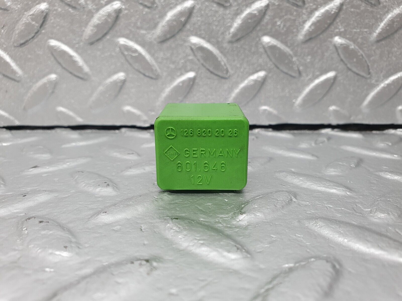 42248 Mercedes-Benz R129 320SL Coupe Headlight Wiper Relay 1268202026