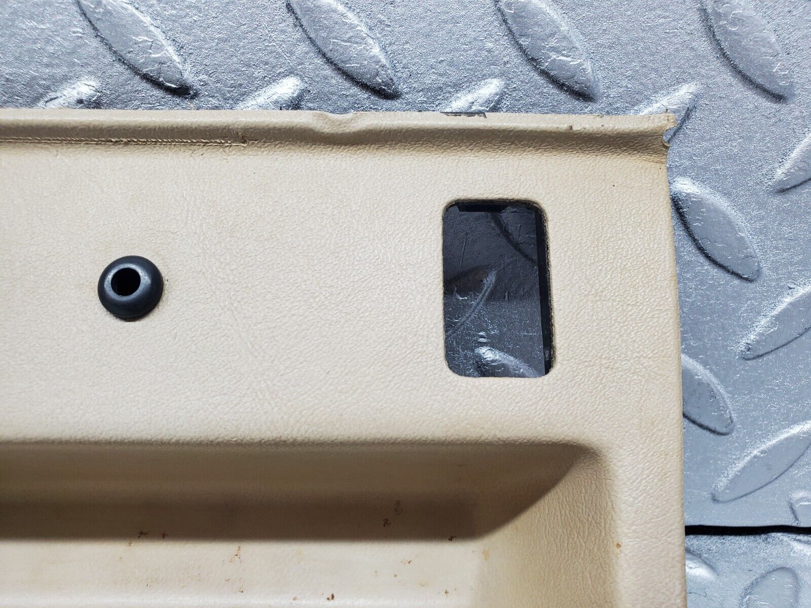 45589 Mercedes-Benz W126 420SE Centre Console Tray 1266801452 1266830700