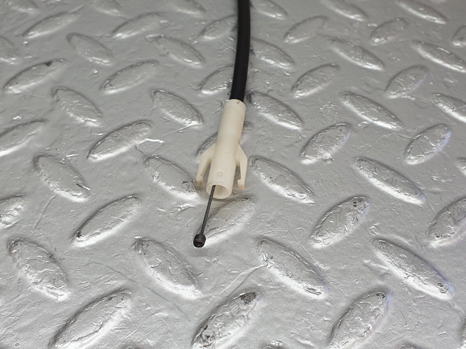 43763 Mercedes-Benz C126 380SEC Coupe Heater Control Cable 1268301331