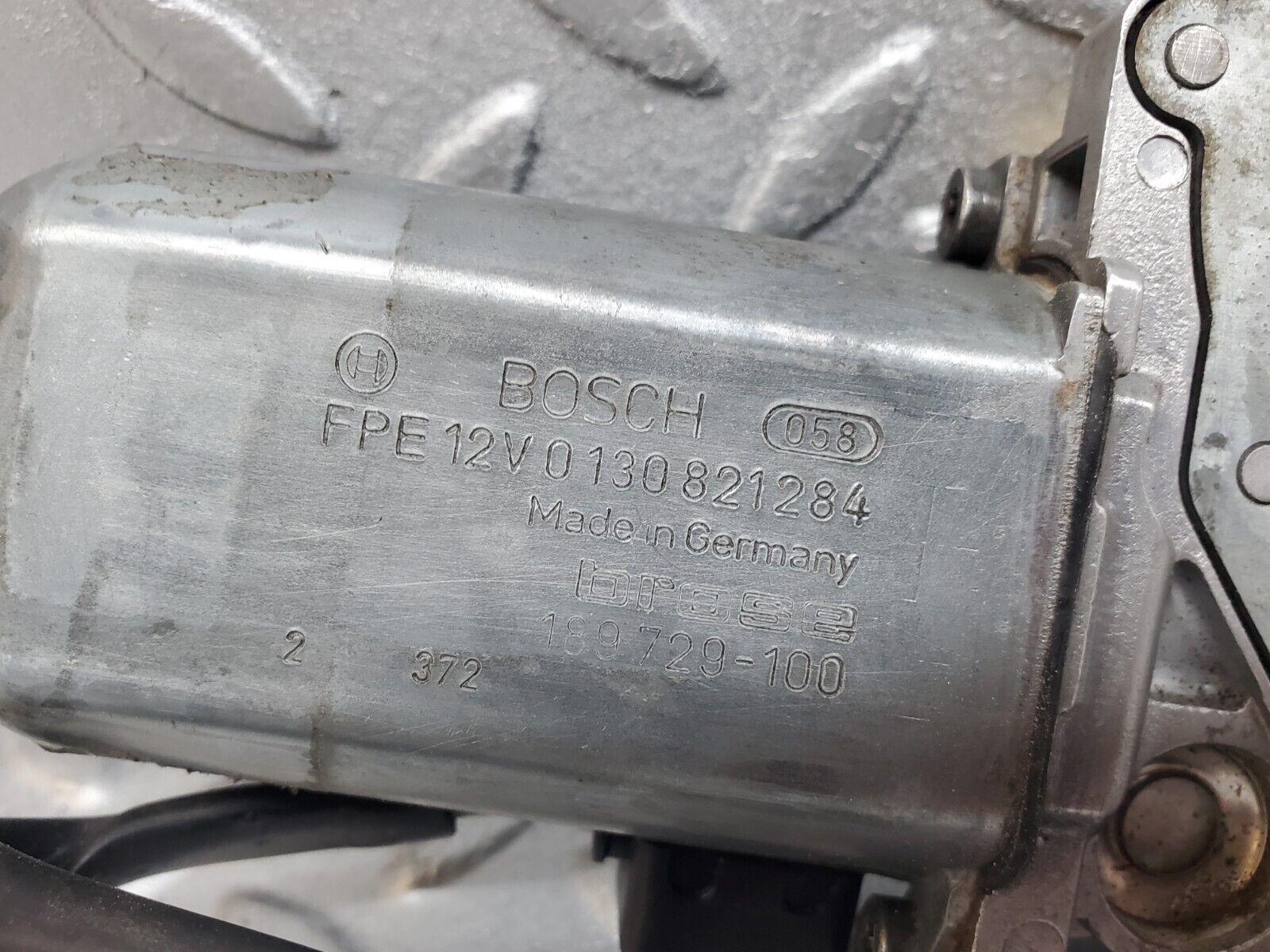 44796 Mercedes-Benz W124 220E Window Regulator Motor Left Bosch 0130821284