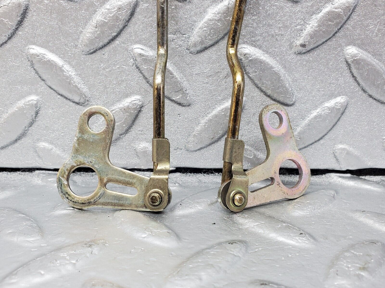 45733 Mercedes-Benz W126 420SE Rear Door Lock Knob Pair