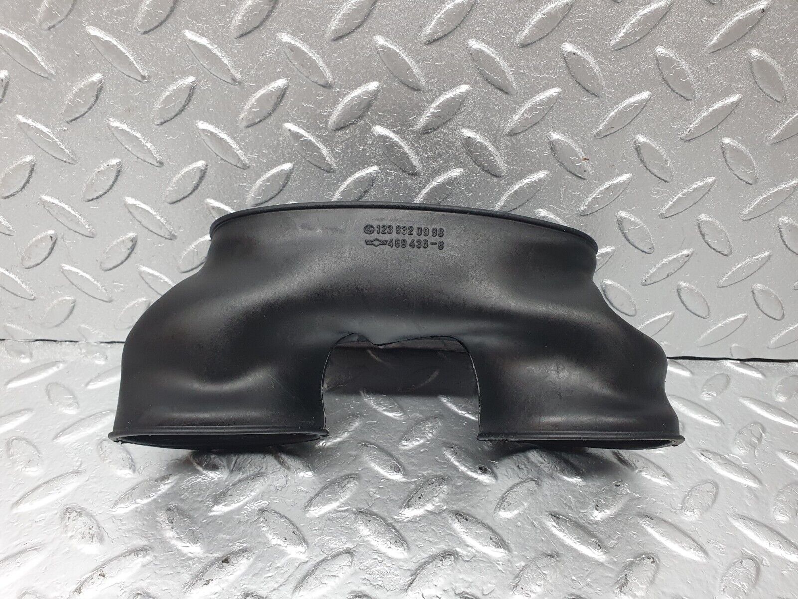 43913 Mercedes-Benz C123 230CE Coupe Air Duct Rubber Hose 1238320988