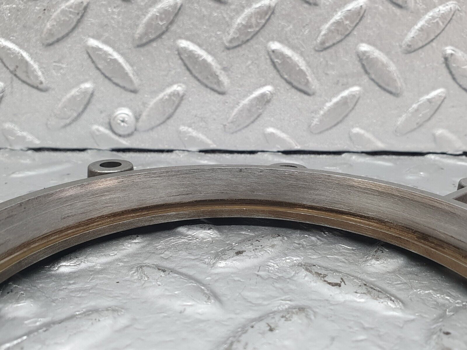 44020 Mercedes-Benz C123 230CE Coupe Crankshaft Rear Sealing Cover 1020110108