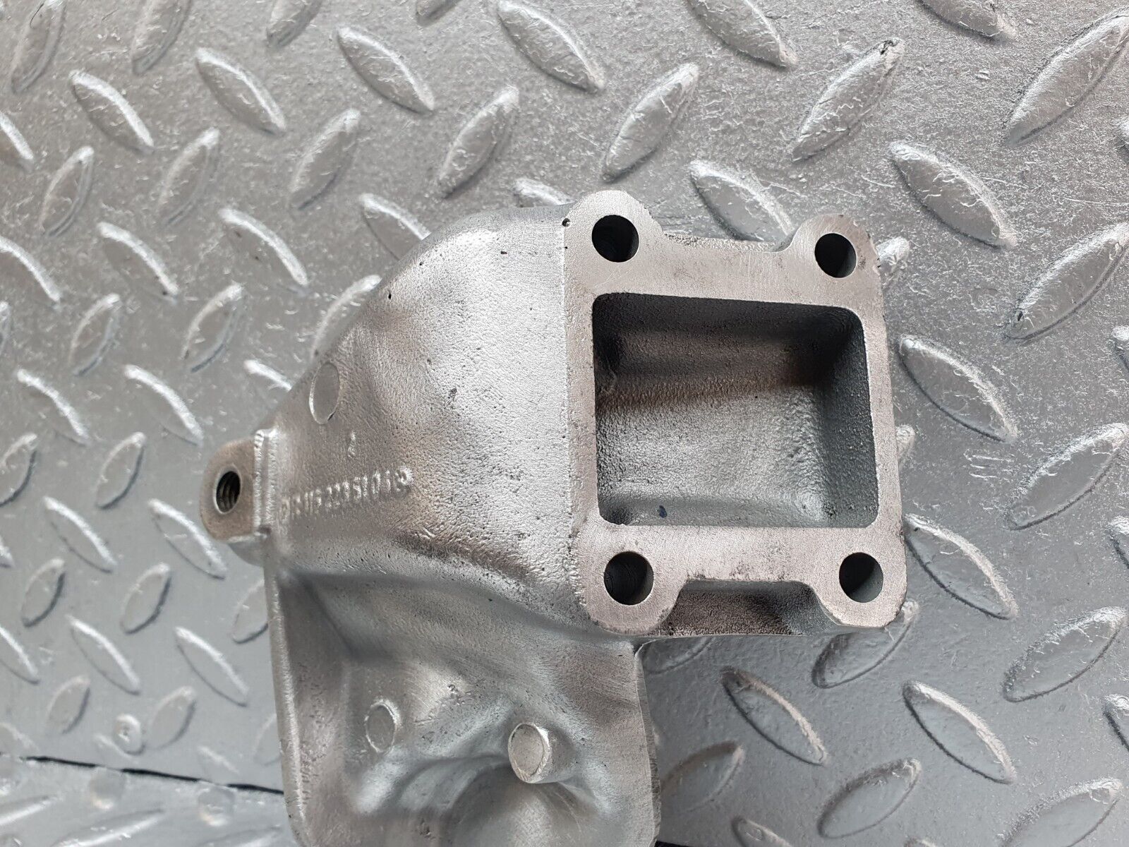 43553 Mercedes-Benz C126 380SEC Coupe Engine Mount Bracket Right 1162235104