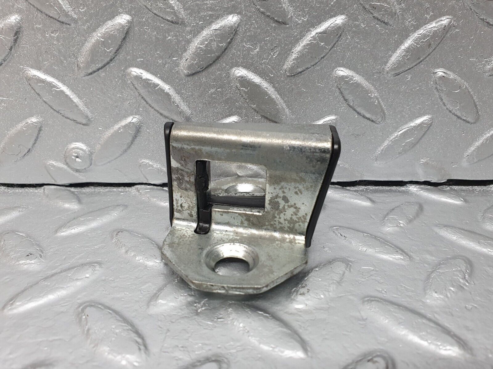 41954 Mercedes-Benz W202 C200 Door Lock Latch