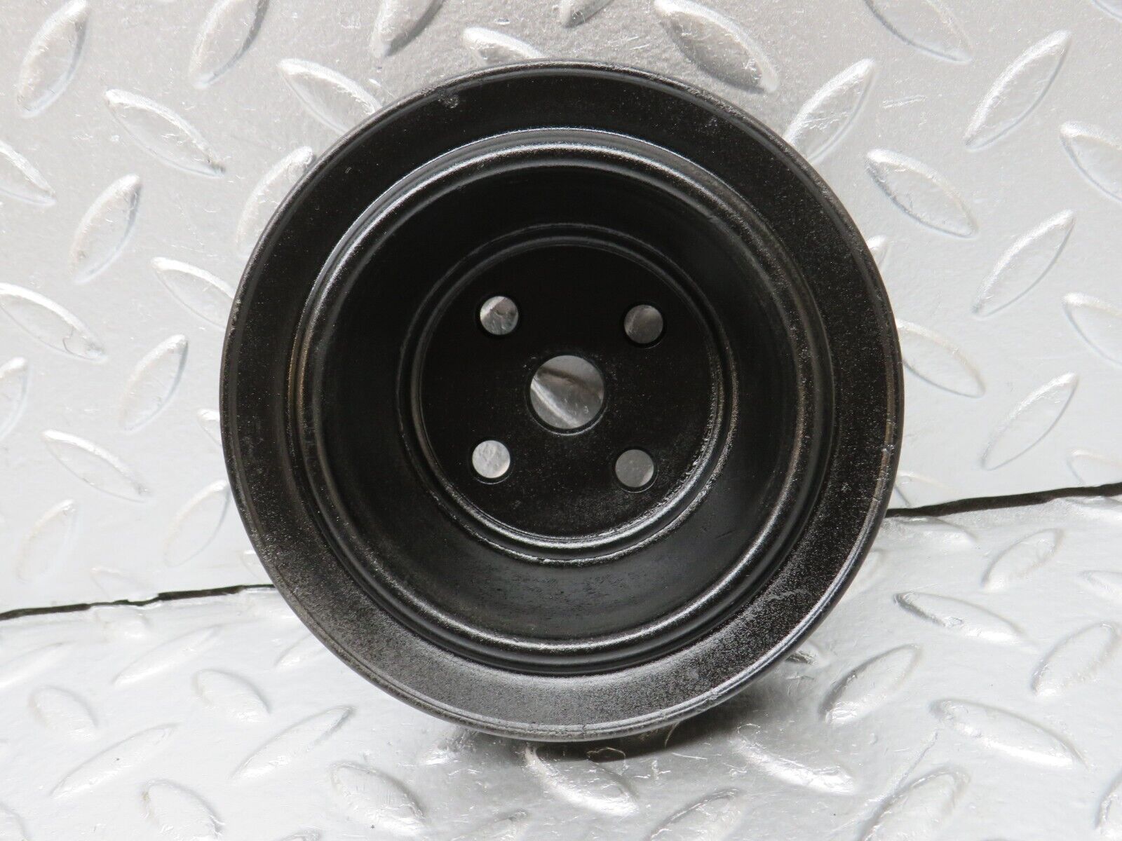 32942 Mercedes-Benz C107 R107 450 V8 Water Pump Pulley