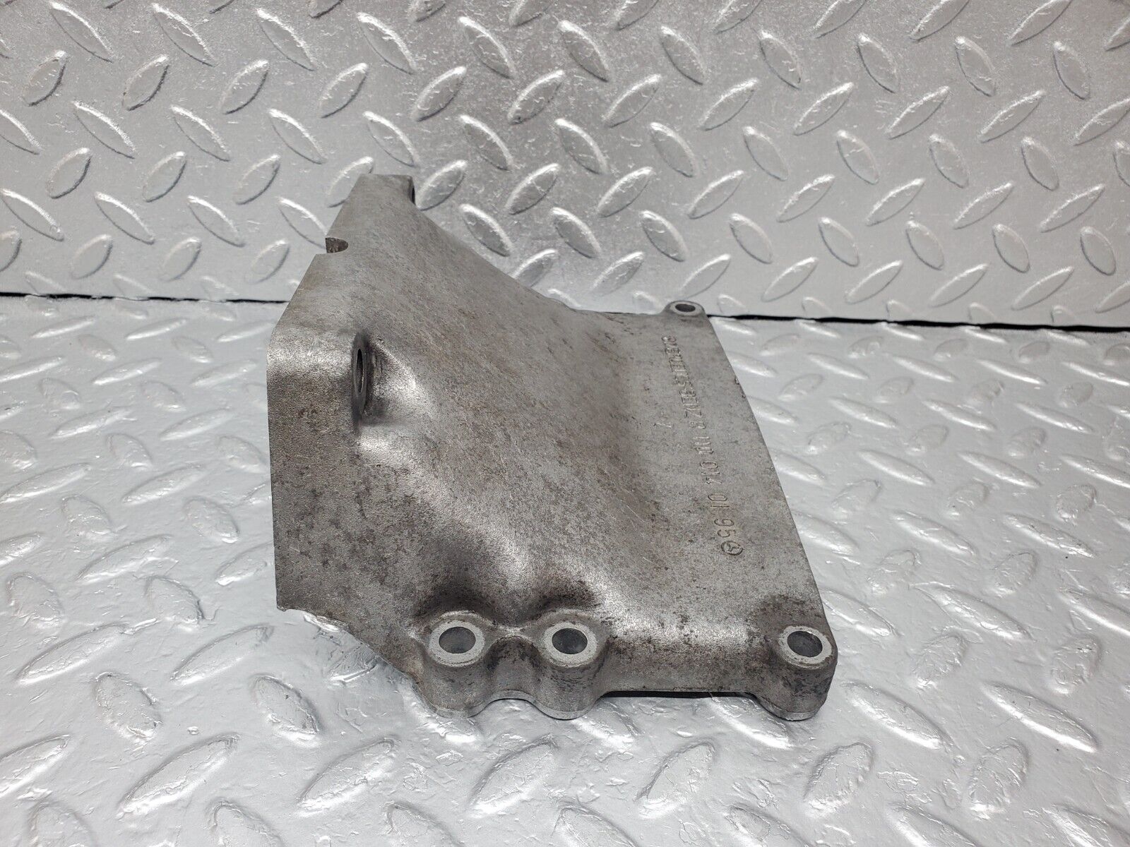 44303 Mercedes-Benz W123 280E Gearbox Support 1100140195