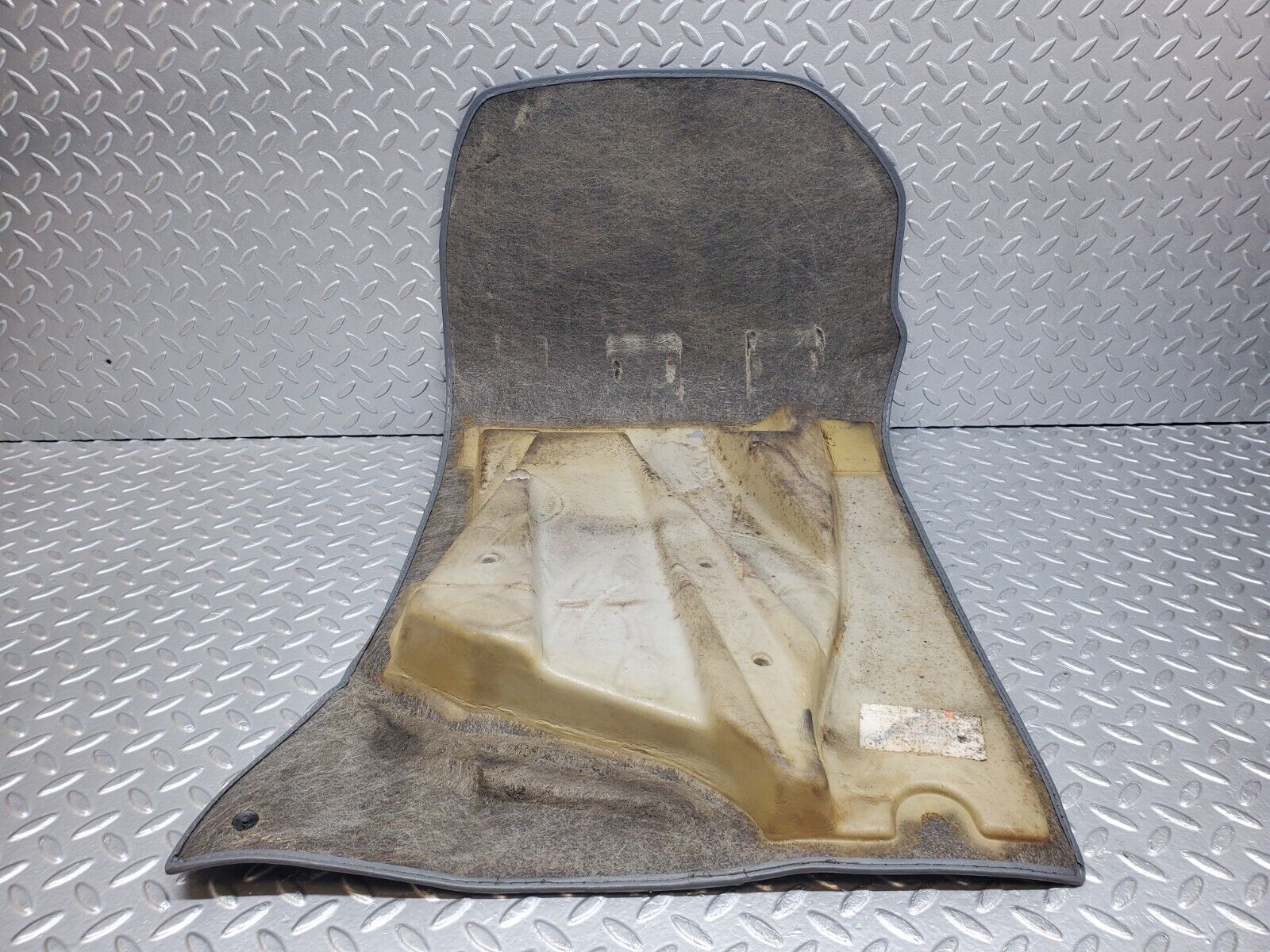 44778 Mercedes-Benz W124 220E Front Left Floor Mat 1246805140