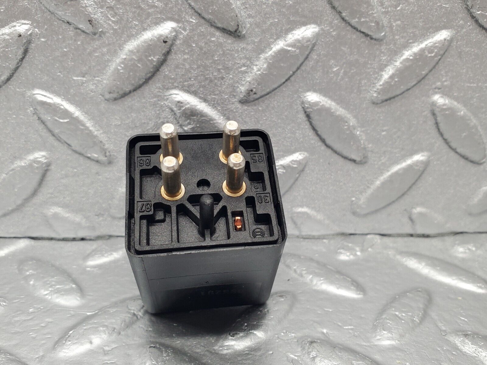46490 Mercedes-Benz C123 280CE Coupe ABS Brake Pump Relay 0332002176