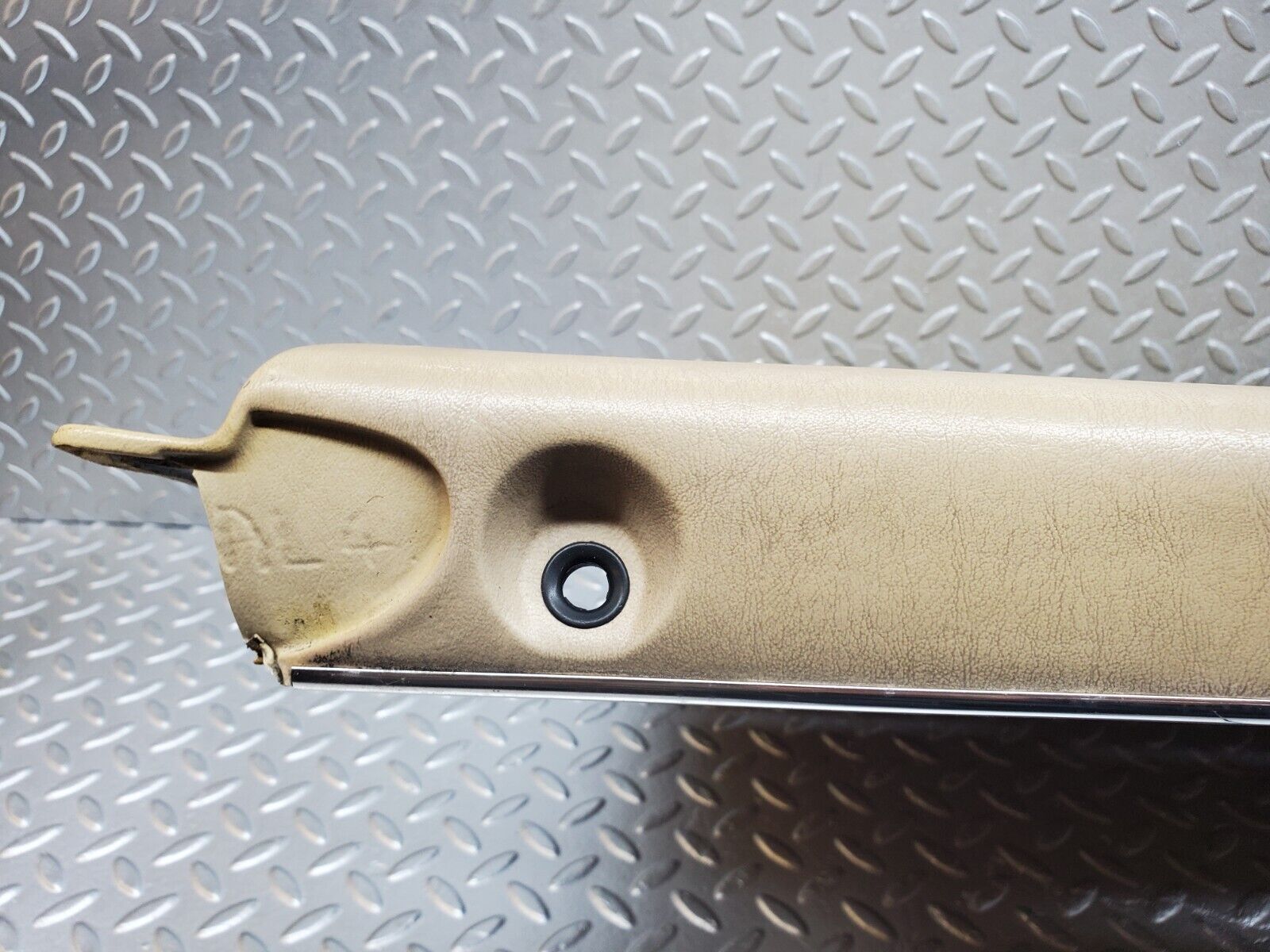 45718 Mercedes-Benz W126 420SE Front Right Door Card Beige 1267270270