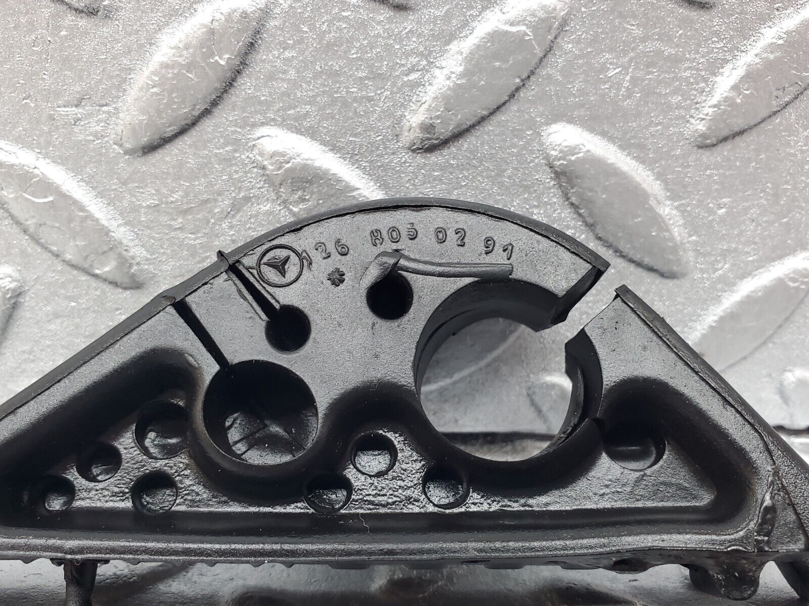 45727 Mercedes-Benz W126 420SE Firewall Grommet 1268050291