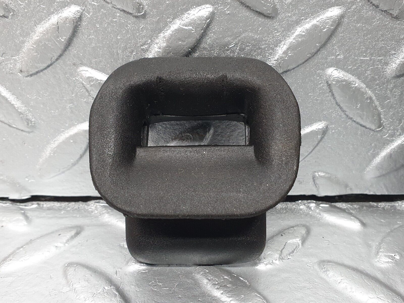 41878 Mercedes-Benz W202 C200 Front Door Check Strap Rubber Seal 2x 2027272430