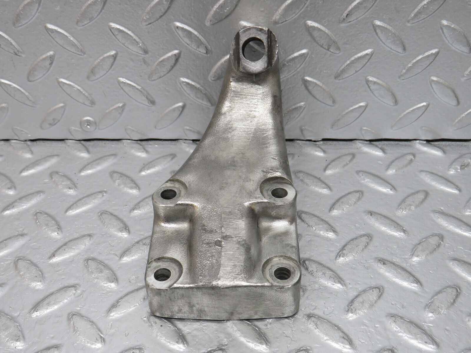 32755 Mercedes-Benz C107 R107 350 V8 Engine Mount Bracket Right Side 1162232304