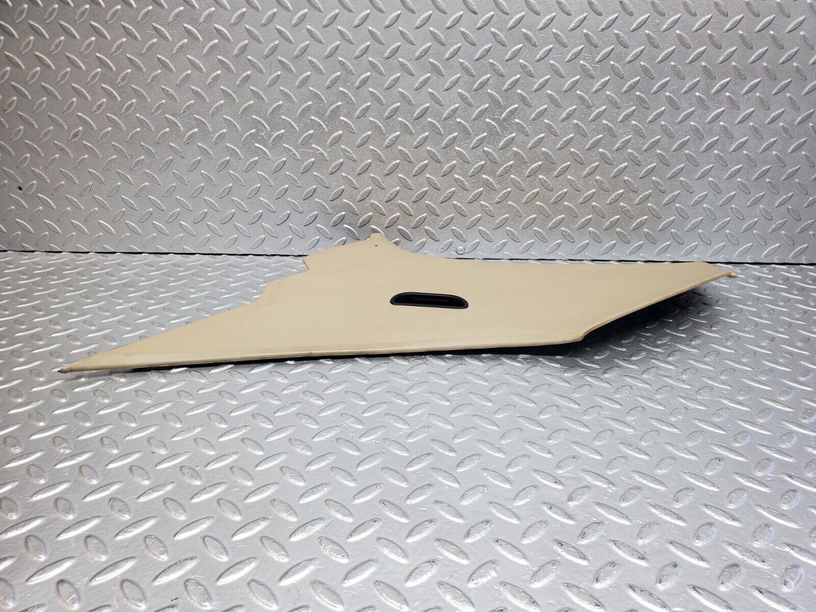 45770 Mercedes-Benz W126 420SE C Pillar Cover Right Side Beige 1266950444