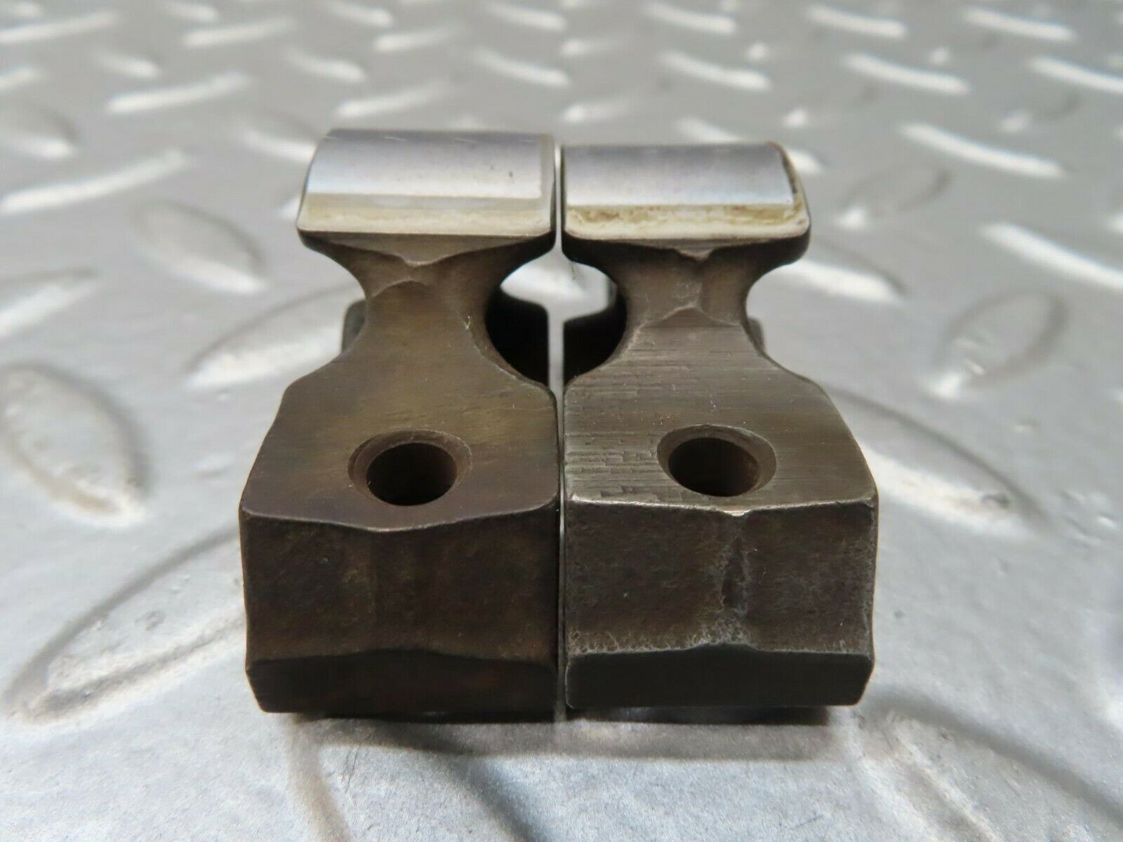 15697 Mercedes-Benz R107 450SL Valve Rocker Arm With Valve Tappet Pair