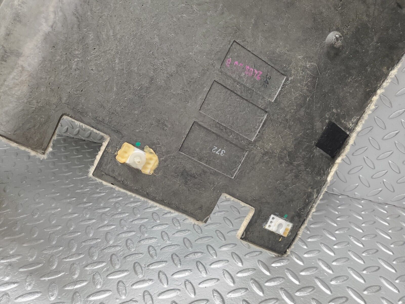 46986 Mercedes-Benz R129 320SL Coupe Rear Left Wall Carpet Beige