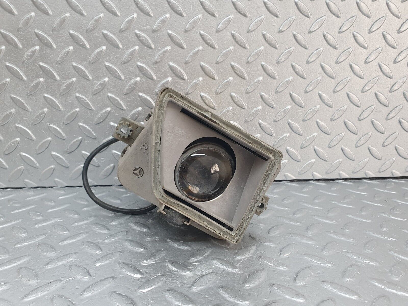 42455 Mercedes-Benz R129 320SL Coupe Front Right Fog Light No Lens Bosch 0305120002 1305230062