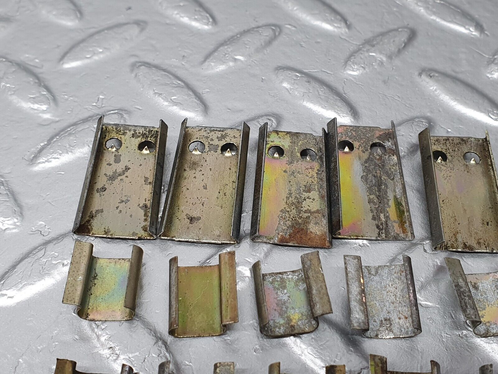 42141 Mercedes-Benz V123 240D LWB Heater Box Blower Housing Clips