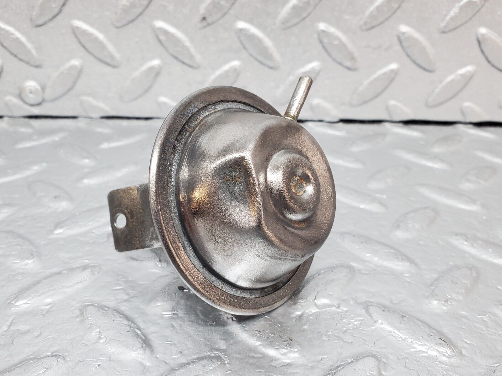 45427 Mercedes-Benz 280E M110.983 Ignition Distributor Vacuum Control Valve