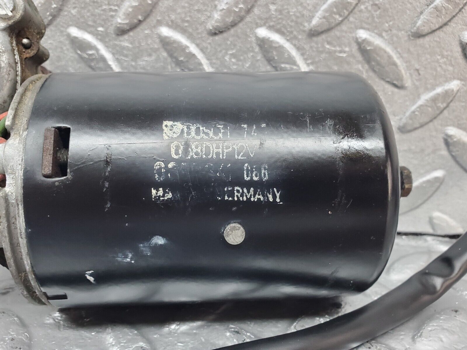 45821 Mercedes-Benz W126 420SE Windscreen Wiper Motor & Cover Bosch 0390341086 3390591015