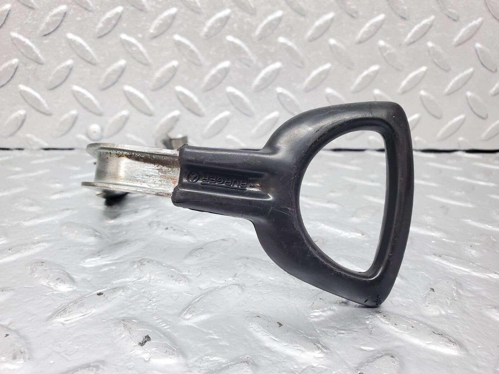 44413 Mercedes-Benz W123 280E Front Right Seat Side Height Adjust Handle