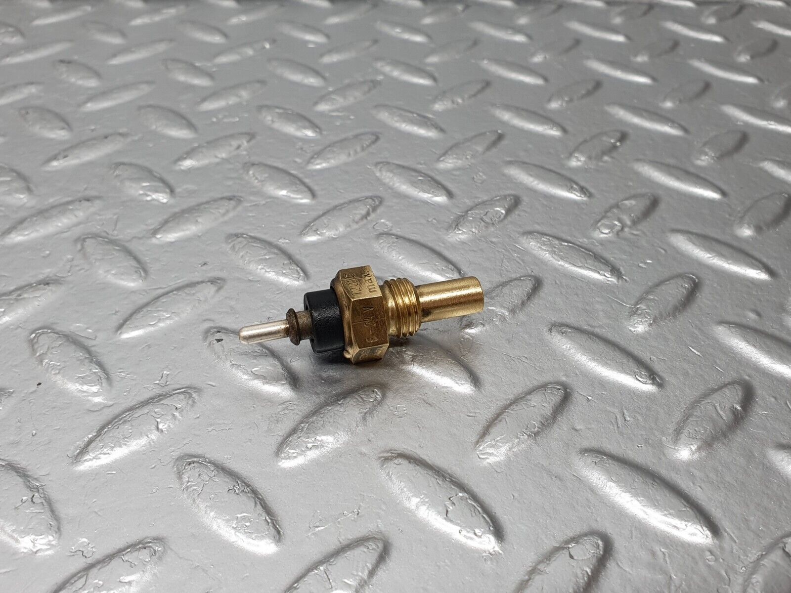 42382 Mercedes-Benz R129 320SL Coupe Coolant Temperature Sensor VDO 0085421017