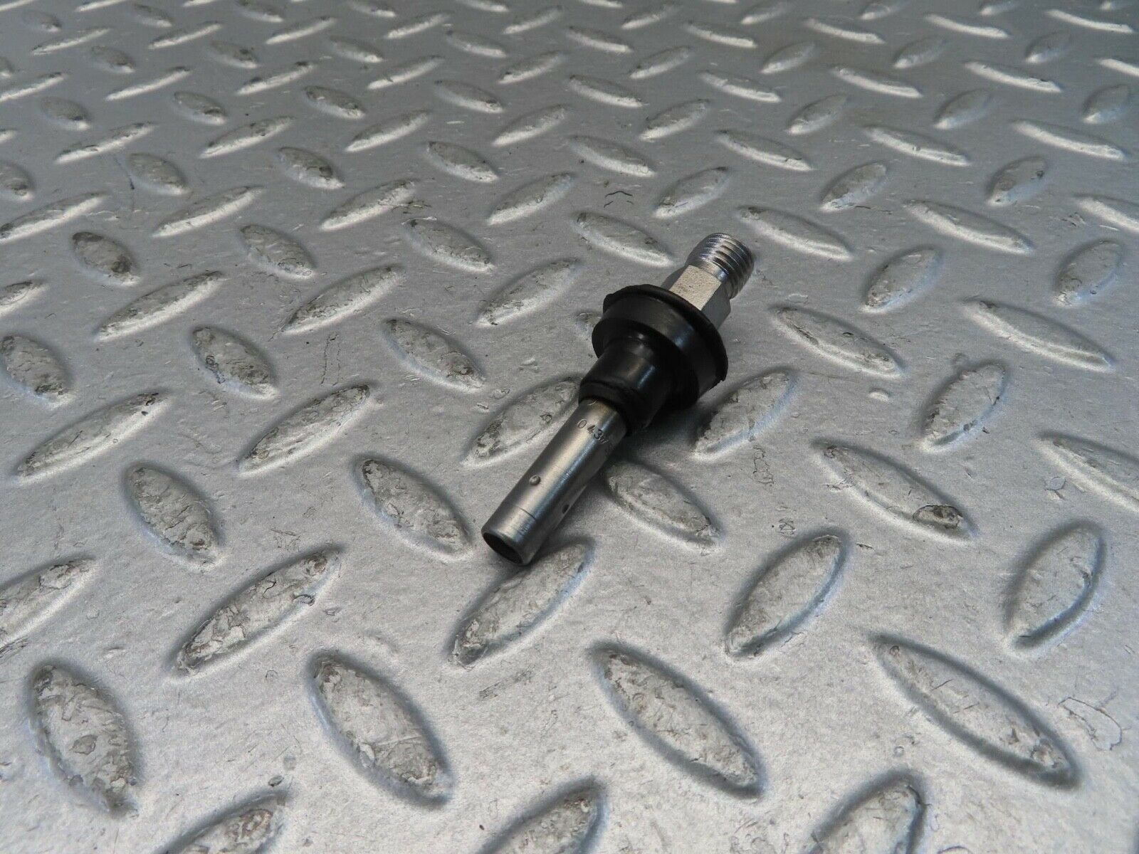 11034 Mercedes-Benz R107 W116 Fuel Injector Bosch 0437502010