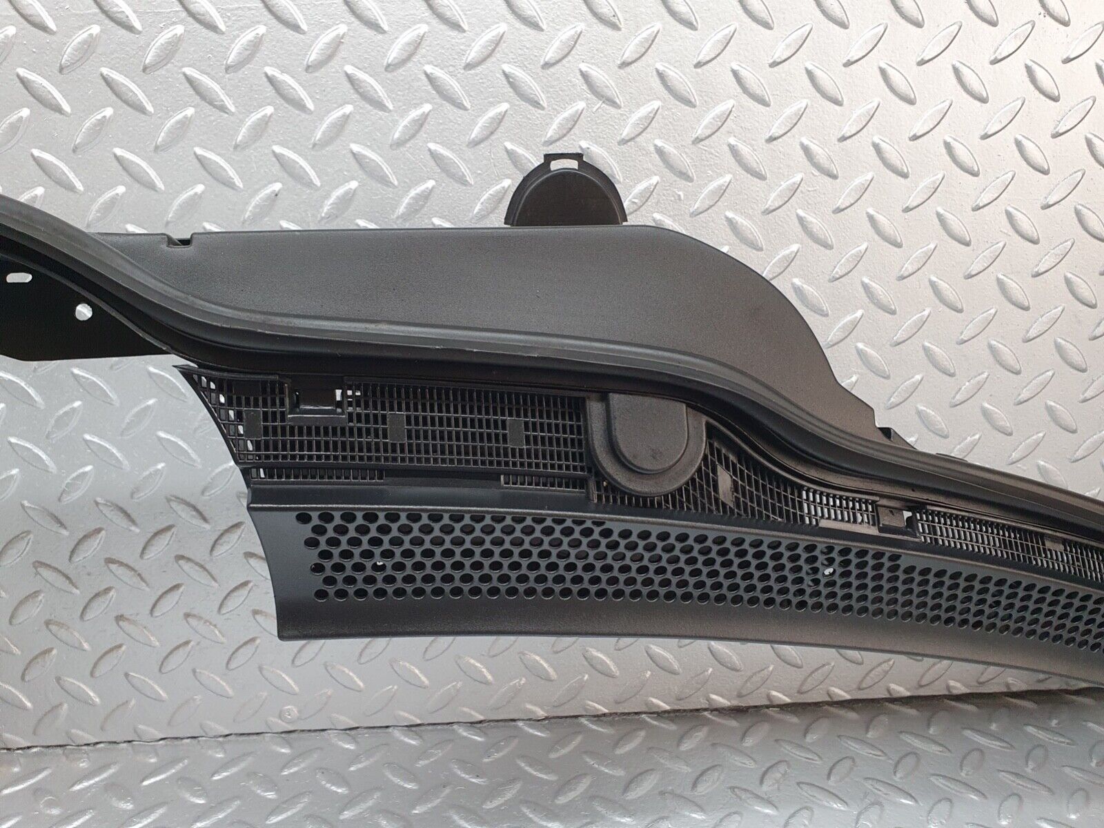 42002 Mercedes-Benz W202 C200 Water Drain 2028300413 2028300613